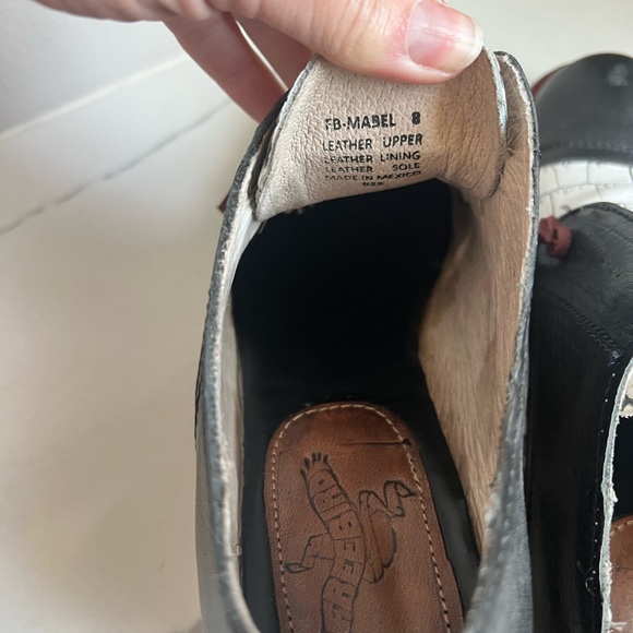 FREEBIRD STORES - MABEL EUC Freebird Black and White Mabel Oxfords size 8